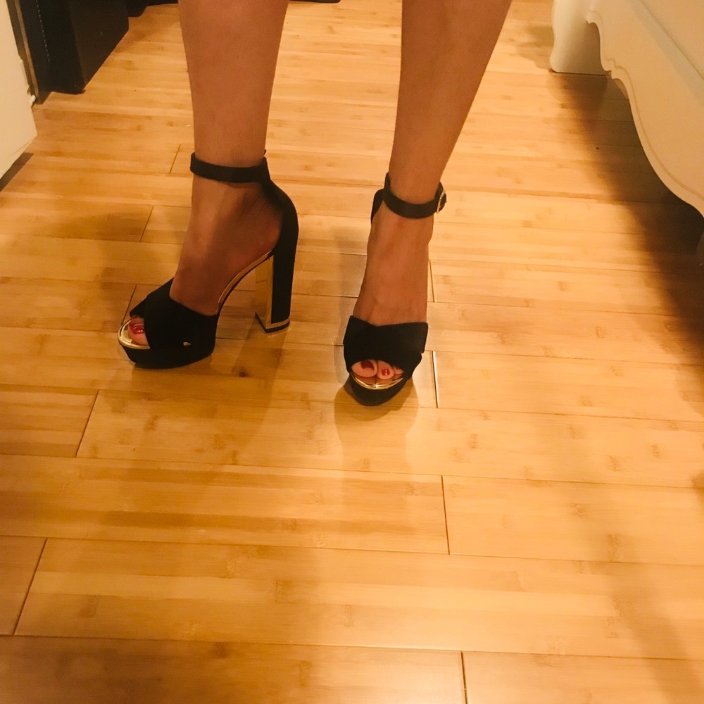 Steve Madden golden heels - Picture 3 of 5